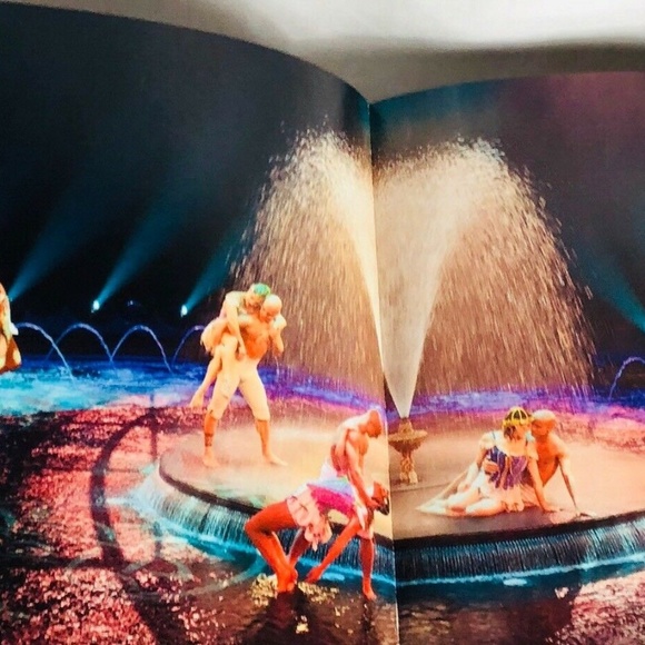 Wynn Las Vegas 2014 Lereve Souvenir Program Show - Picture 2 of 4